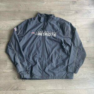 New England Patriots On‑Field Windbreaker - XL